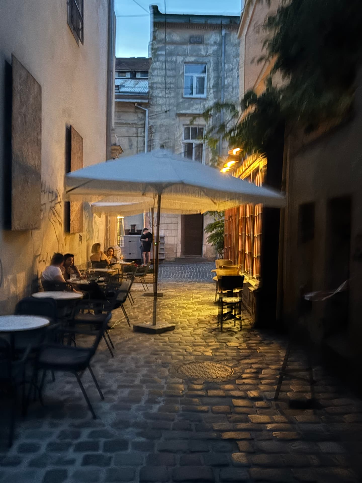 Lviv — Courtyard terrace